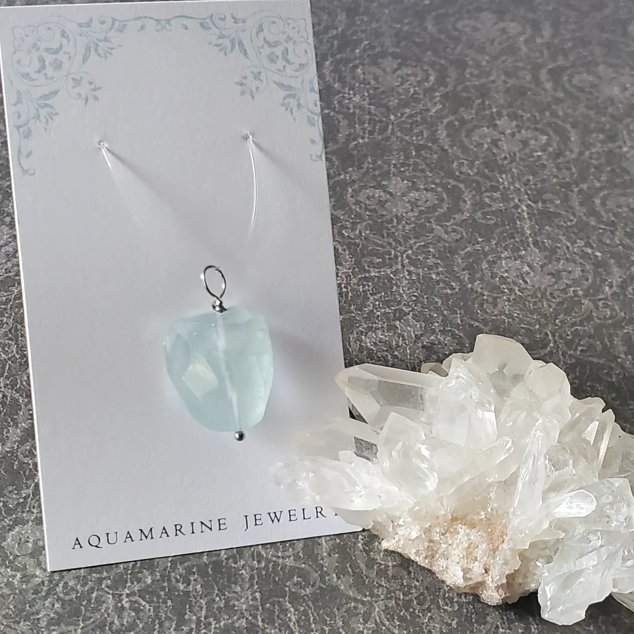 28mm x 17mm x 11mm Aquamarine Pendant (photo 3 of 9)