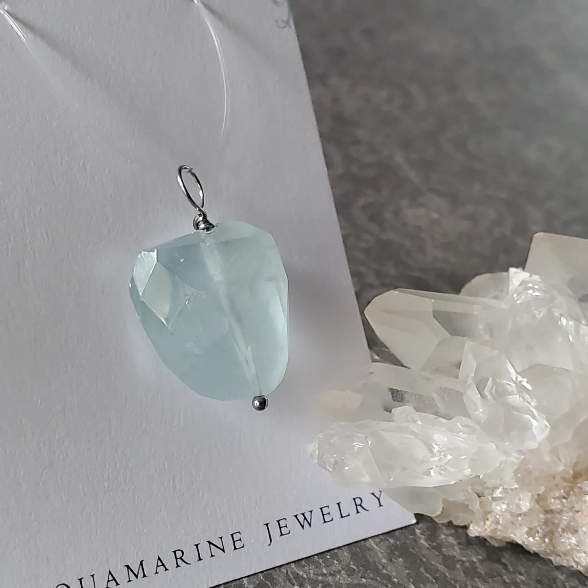 28mm x 17mm x 11mm Aquamarine Pendant (photo 2 of 9)